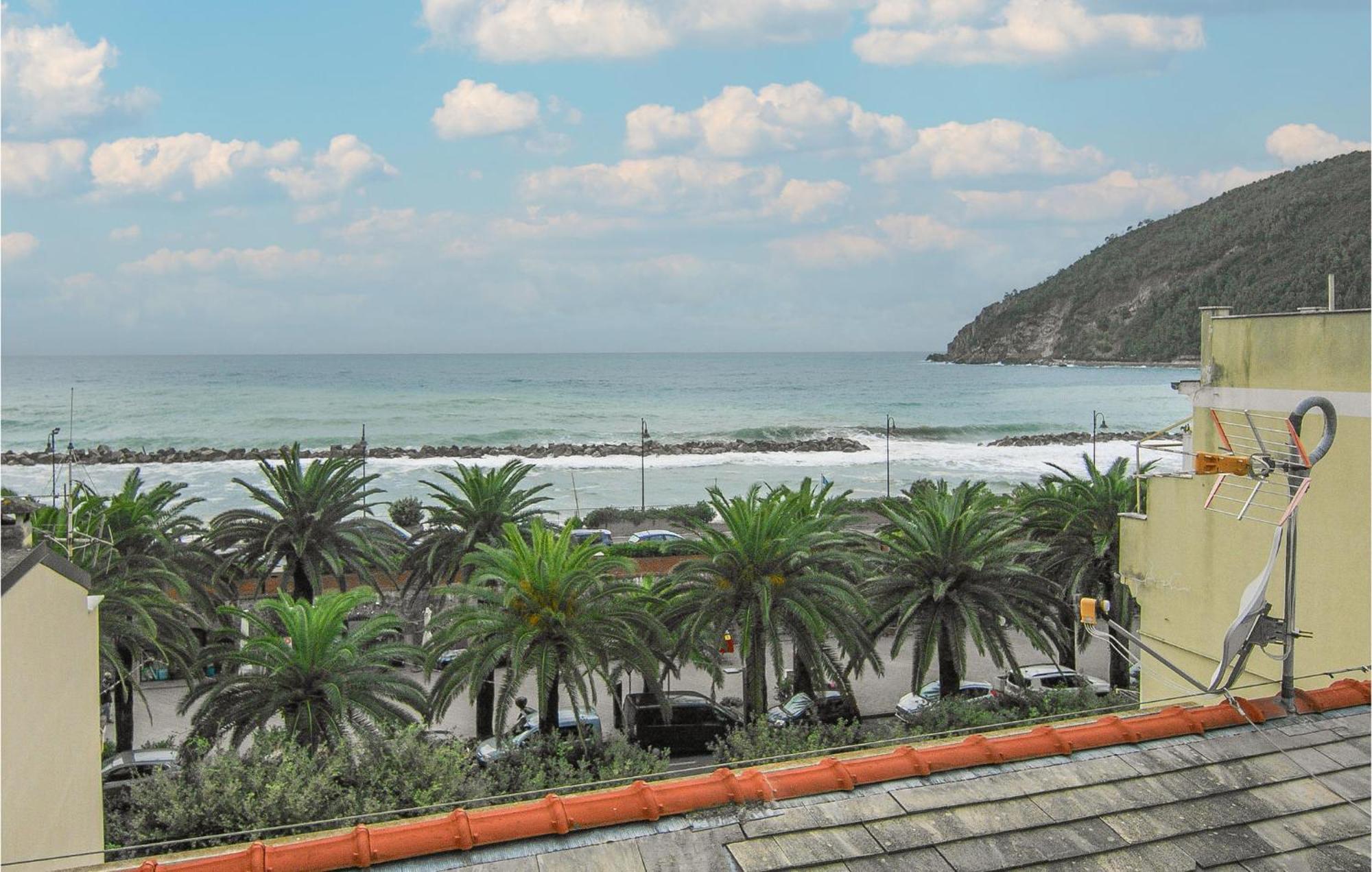 Nice Apartment In Moneglia With Kitchen Exterior foto